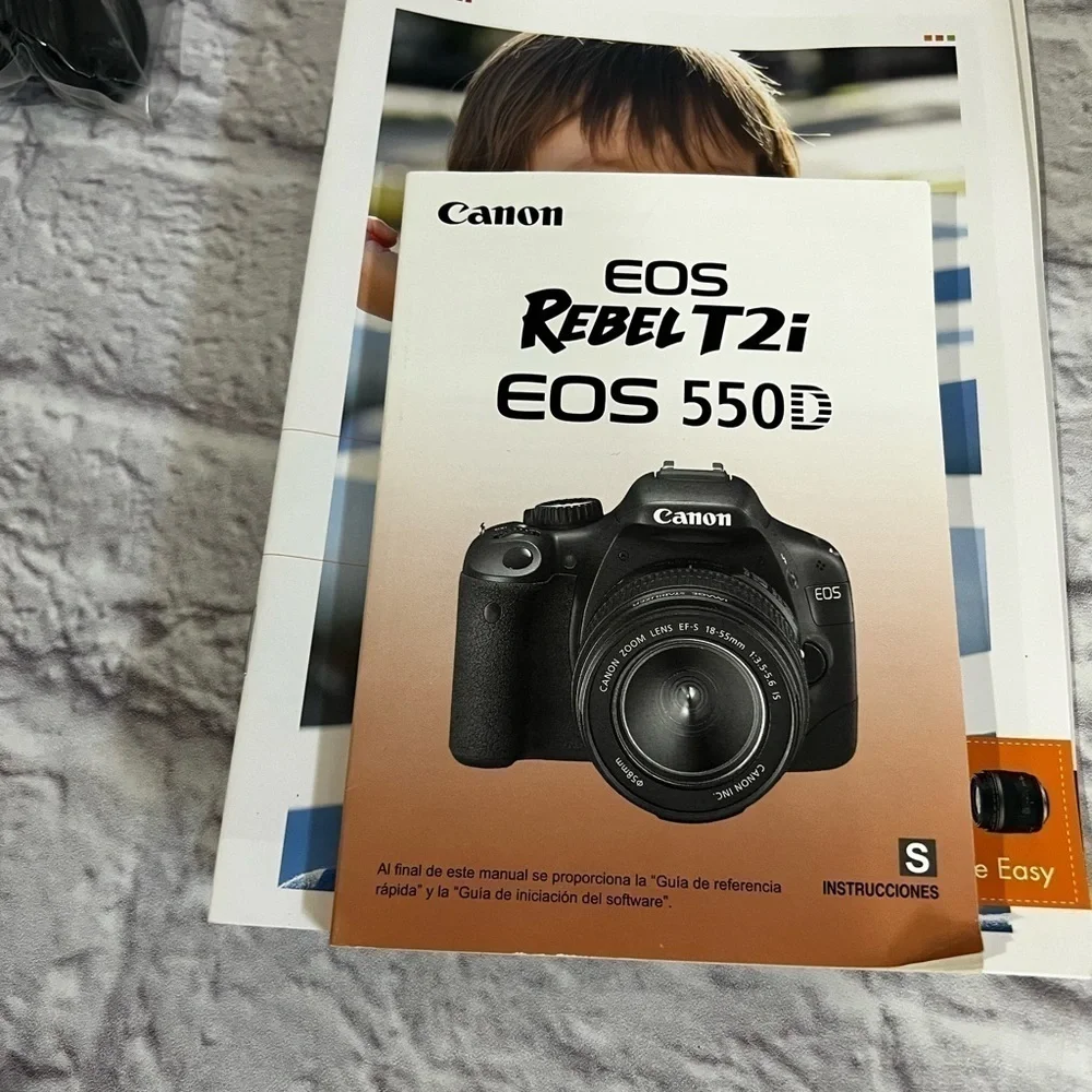 Canon EOS Digital Rebel T2i Digital w/18-55mm IS II Lens kit used camera